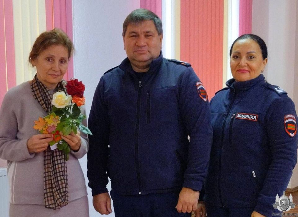 Утро сюрпризов в РУВК. День 3 октября начался для сотрудников и педагогов Республиканского учебно-воспитательного комплекса А.С. Макаренко с приятных неожиданностей Утро сюрпризов в РУВК. День 3 октября начался для сотрудников и педагогов Республиканского учебно-воспитательного комплекса А.С. Макаренко с приятных неожиданностей