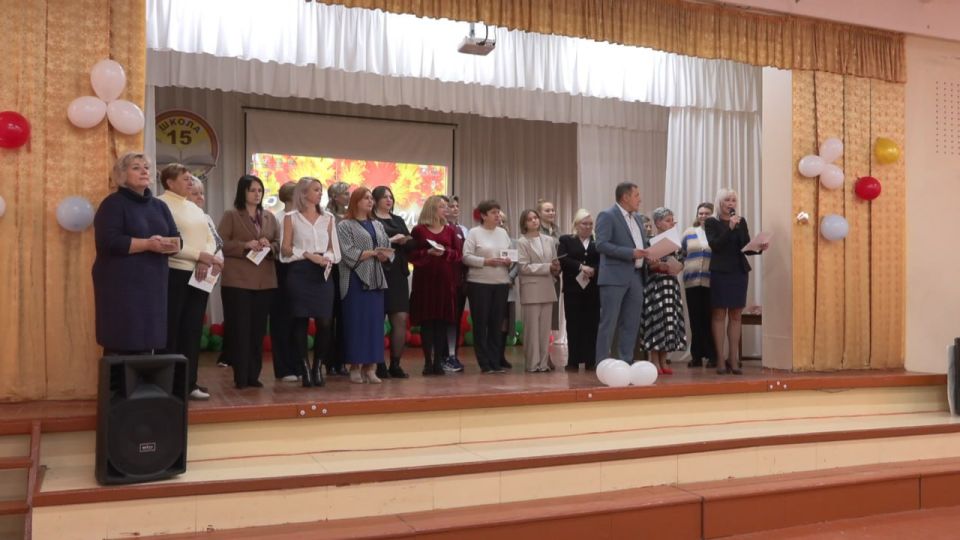 В Бендерской школе №15 прошёл праздничный концерт, посвящённый Дню учителя В Бендерской школе №15 прошёл праздничный концерт, посвящённый Дню учителя
