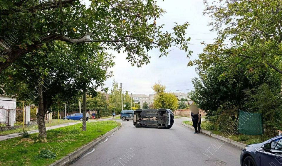 Столкновение на перекрёстке Столкновение на перекрёстке