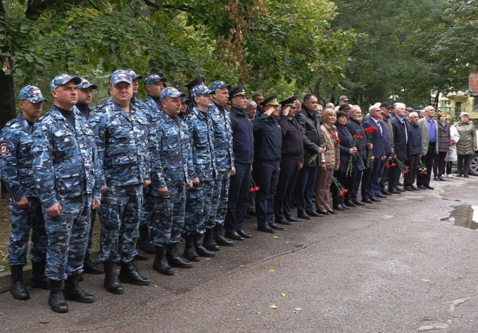 В Тирасполе открыли памятные доски легендам уголовного розыска В Тирасполе открыли памятные доски легендам уголовного розыска