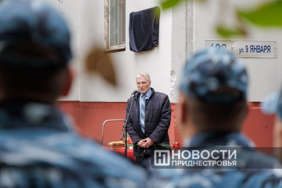 В Тирасполе открыли две мемориальные доски легендам уголовного розыска — Георгию Чавдарю и Ивану Короткову В Тирасполе открыли две мемориальные доски легендам уголовного розыска — Георгию Чавдарю и Ивану Короткову