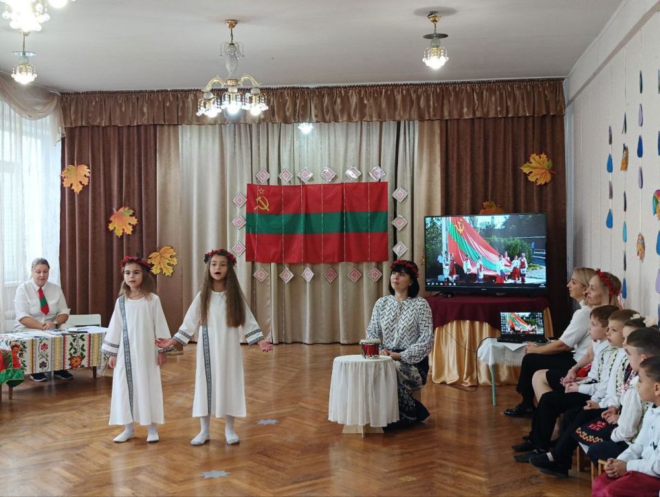 В Бендерском Центре развития ребёнка №35 прошло закрытие недели «Приднестровье в детских сердцах» В Бендерском Центре развития ребёнка №35 прошло закрытие недели «Приднестровье в детских сердцах»