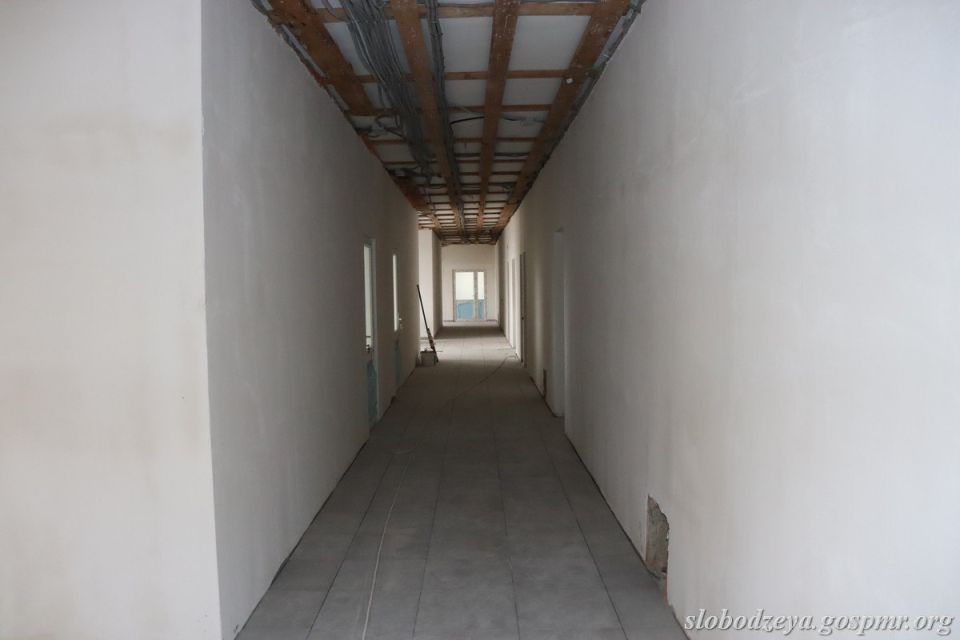 Василий Тищенко проверил ход капитального ремонта в слободзейской поликлинике Василий Тищенко проверил ход капитального ремонта в слободзейской поликлинике