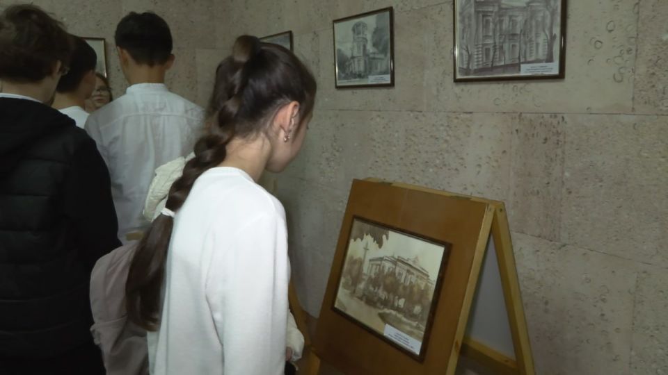 В Бендерском историко-краеведческом музее открылась выставка «Бендеры — страницы истории» В Бендерском историко-краеведческом музее открылась выставка «Бендеры — страницы истории»