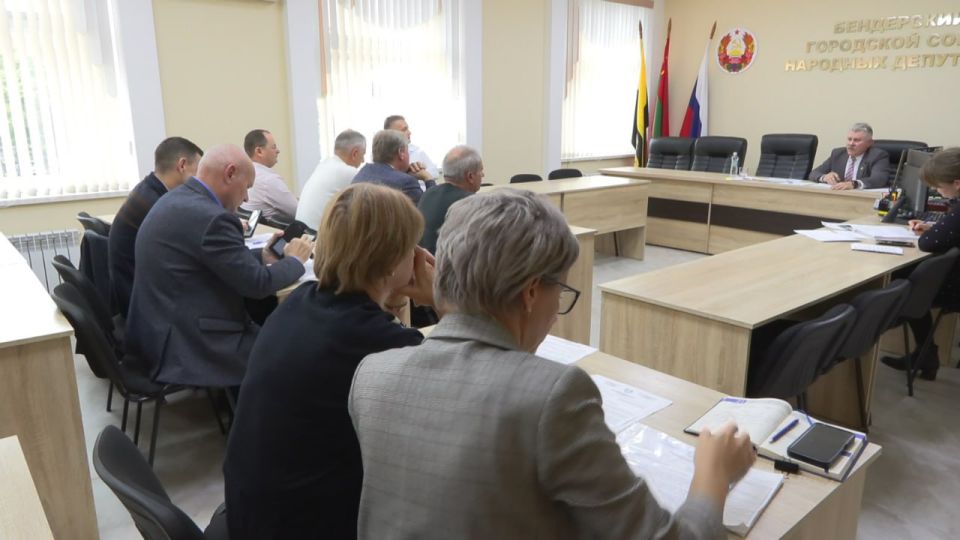 Сегодня на заседании президиума Бендерского горсовета, проведённом совместно с госадминистрацией, рассмотрен вопрос реализации городской программы по регулированию численности безнадзорных и бесхозных животных на территории... Сегодня на заседании президиума Бендерского горсовета, проведённом совместно с госадминистрацией, рассмотрен вопрос реализации городской программы по регулированию численности безнадзорных и бесхозных животных на территории...