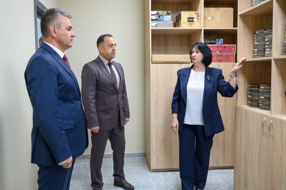 Руководство ПМР ознакомилось с работой Госслужбы архивов в новом здании Руководство ПМР ознакомилось с работой Госслужбы архивов в новом здании