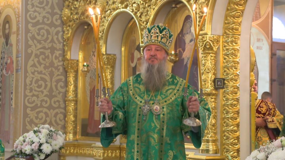 Божественная литургия прошла и в Александро-Невском храме Божественная литургия прошла и в Александро-Невском храме