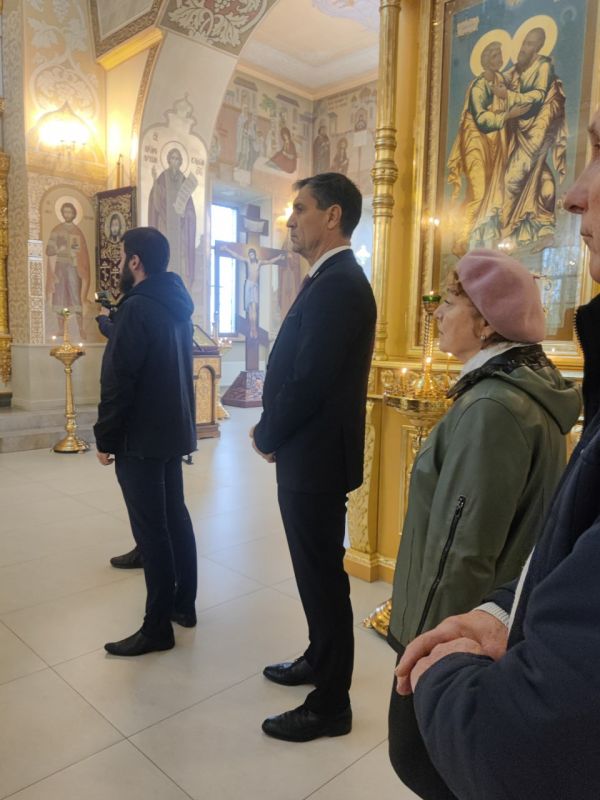 Божественная литургия прошла и в Александро-Невском храме Божественная литургия прошла и в Александро-Невском храме