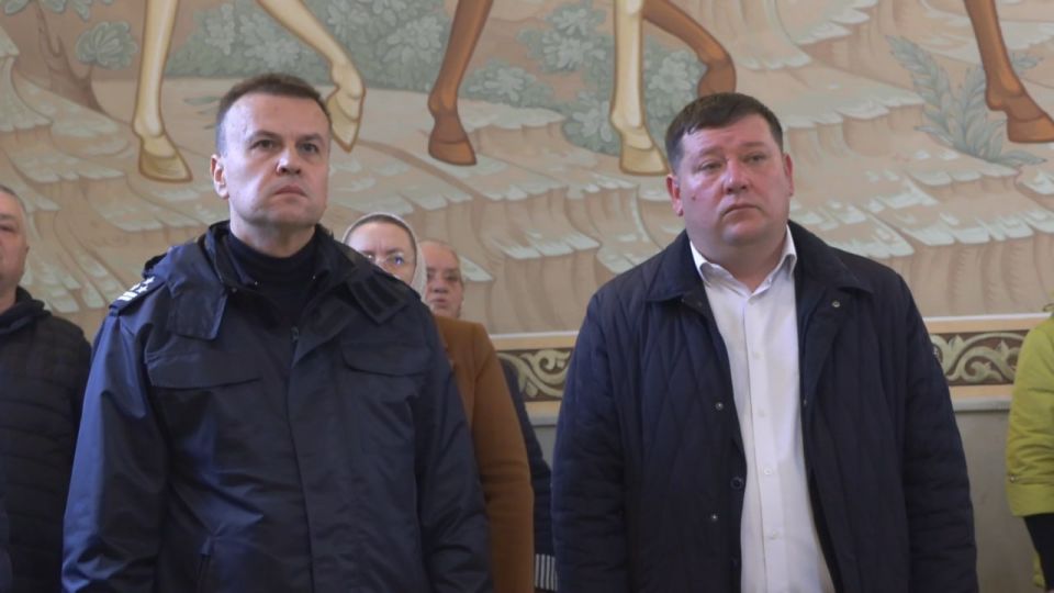 Божественная литургия прошла и в Александро-Невском храме Божественная литургия прошла и в Александро-Невском храме