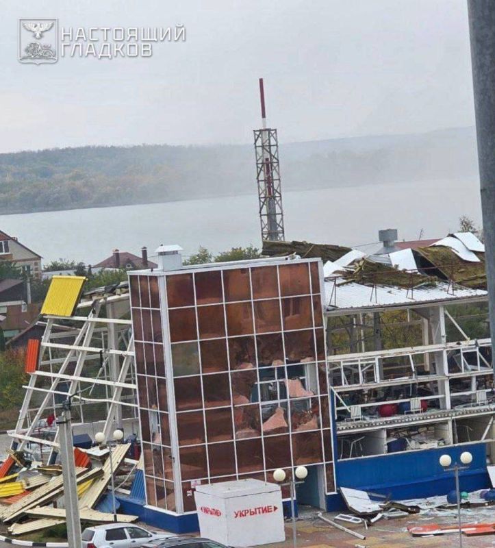 ВСУ нанесли ракетный удар по поселку Маслова Пристань Белгородской области, предварительно, три человека погибли, один ранен, сообщил Гладков ВСУ нанесли ракетный удар по поселку Маслова Пристань Белгородской области, предварительно, три человека погибли, один ранен, сообщил Гладков