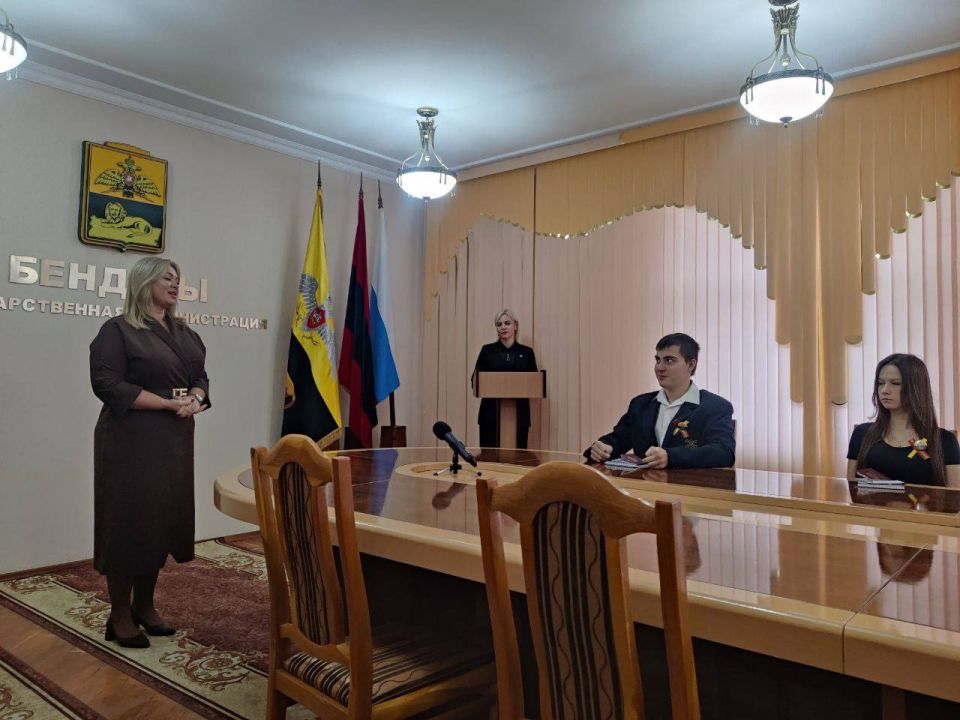 Паспорт — первый шаг во взрослую жизнь Паспорт — первый шаг во взрослую жизнь