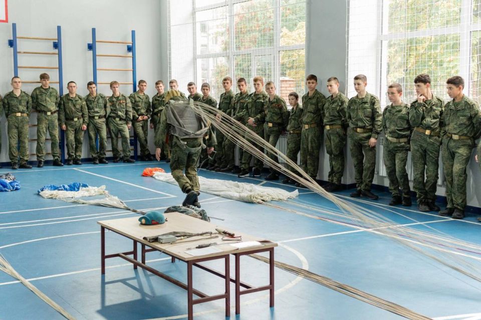 У СУВОРОВЦЕВ НАЧАЛАСЬ ЕЖЕГОДНАЯ ПРОФОРИЕНТАЦИОННАЯ ПОДГОТОВКА У СУВОРОВЦЕВ НАЧАЛАСЬ ЕЖЕГОДНАЯ ПРОФОРИЕНТАЦИОННАЯ ПОДГОТОВКА