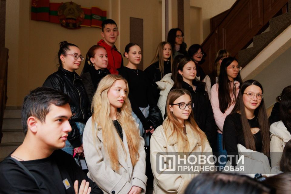 Выставка репродукций литовского художника и композитора Микалоюса - Константинаса Чюрлёниса (1875-1911 гг.) открылась в Приднестровском госуниверситете Выставка репродукций литовского художника и композитора Микалоюса - Константинаса Чюрлёниса (1875-1911 гг.) открылась в Приднестровском госуниверситете