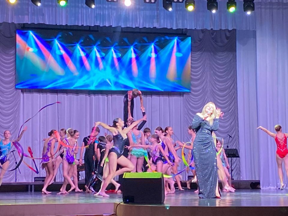 Ярким украшением праздника стали выступления наших талантливых творческих коллективов Ярким украшением праздника стали выступления наших талантливых творческих коллективов