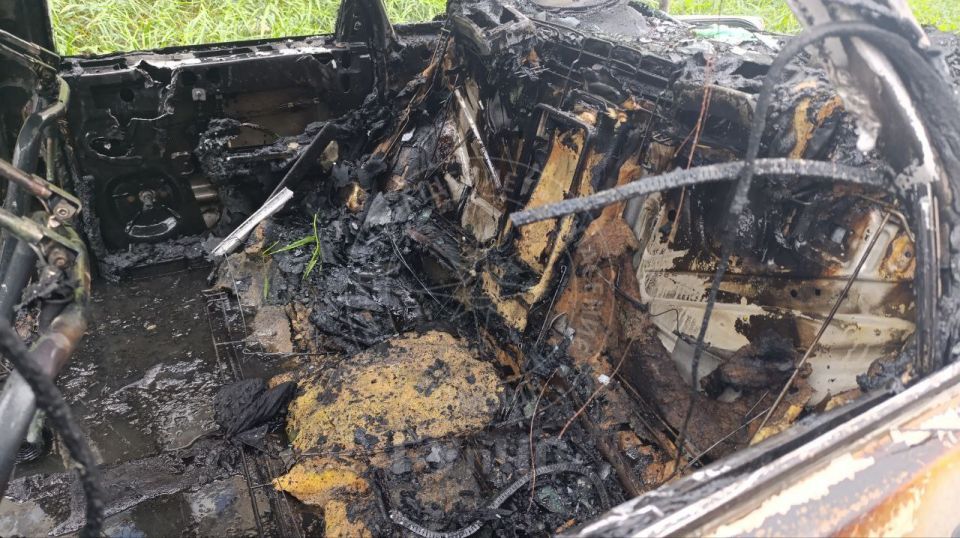 В столице сгорела Ауди. Припаркованная у обочины легковушка, загорелась днём 7 октября на улице 1 Мая В столице сгорела Ауди. Припаркованная у обочины легковушка, загорелась днём 7 октября на улице 1 Мая