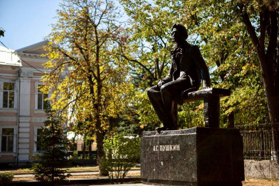 Мой город в объективе. Это лишь часть фотографий, которыми юные бендерчане поделились в рамках фотомарафона «Мой город в объективе» Мой город в объективе. Это лишь часть фотографий, которыми юные бендерчане поделились в рамках фотомарафона «Мой город в объективе»