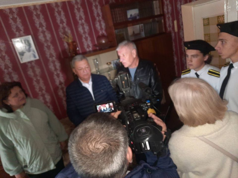 Особенно тепло вспоминают Роберта Алексеевича его сослуживцы Особенно тепло вспоминают Роберта Алексеевича его сослуживцы