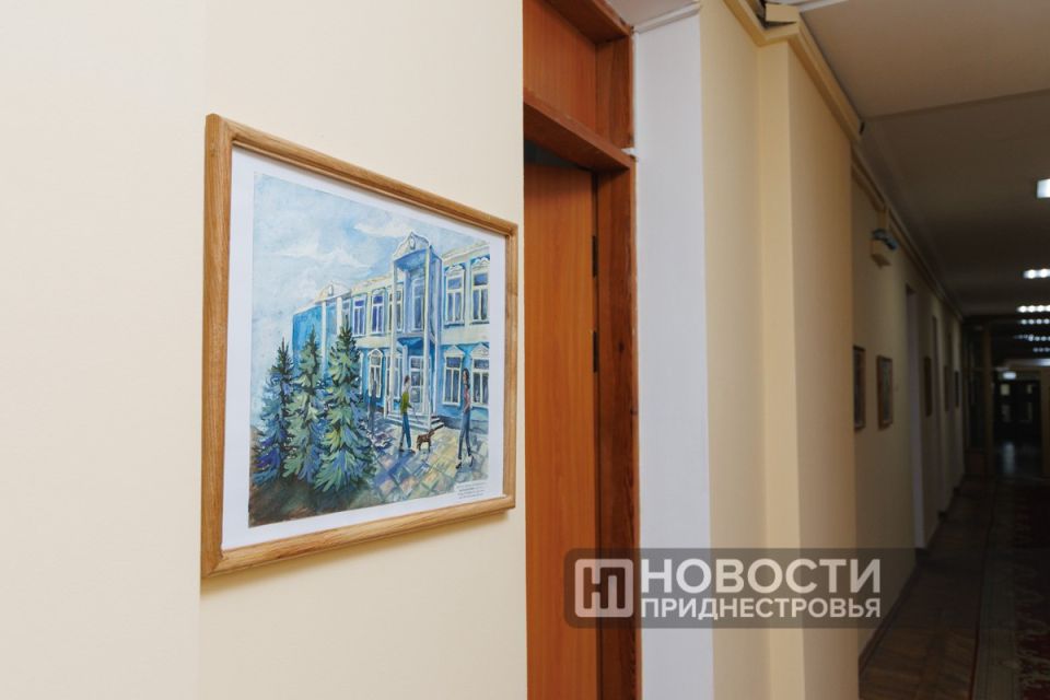 30 картин своих учеников подарила Тирасполю на День города детская художественная школа имени А. Ф. Фойницкого 30 картин своих учеников подарила Тирасполю на День города детская художественная школа имени А. Ф. Фойницкого