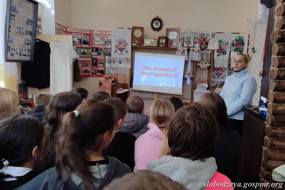 Открытый урок истории в музее Незавертайловки Открытый урок истории в музее Незавертайловки