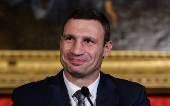 Мэр Киева Кличко: Я обращаюсь к жителям Киева, сделайте запасы воды, подготовьте аптечку, набор продуктов питания, зарядите устройства автономного питания