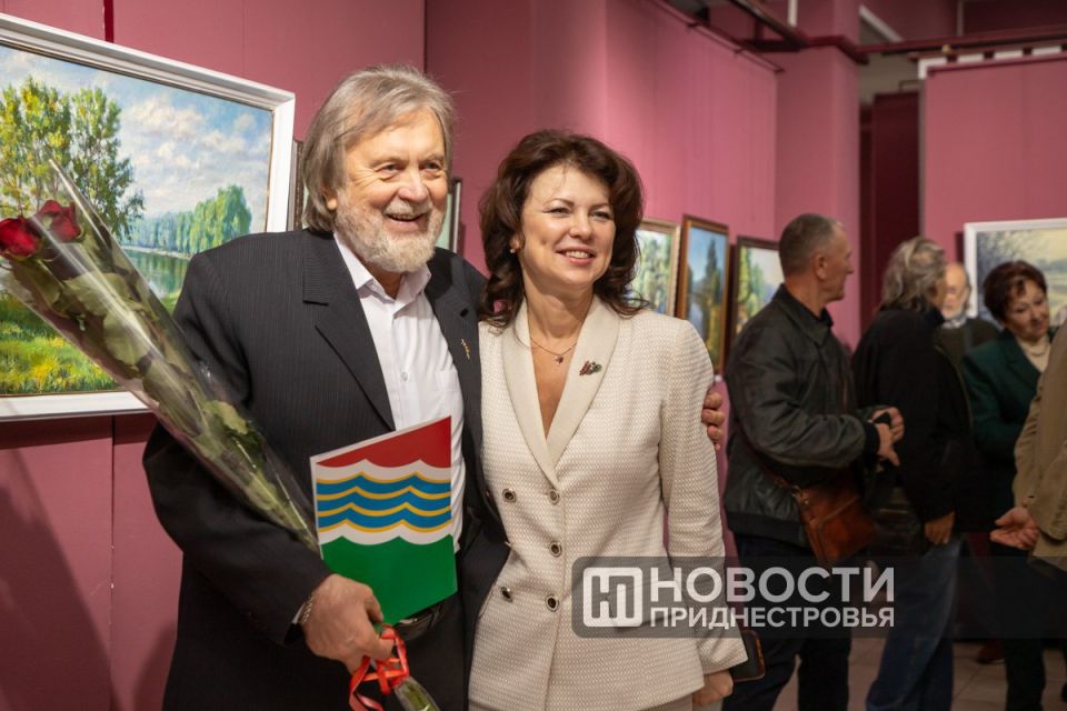 Выставка известного художника Василия Рудяги «Тирасполь — город на Днестре» открылась в столичной картинной галерее ко Дню города Выставка известного художника Василия Рудяги «Тирасполь — город на Днестре» открылась в столичной картинной галерее ко Дню города