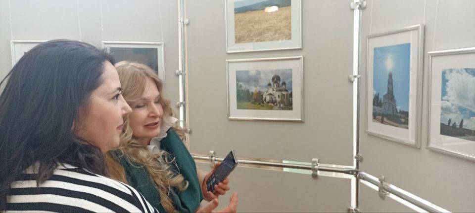 В столичном Дворце Республики – открытие выставки произведений фотоискусства, посвященной празднику Покрова Пресвятой Богородицы, Международному юню мира и Дню города Тирасполя В столичном Дворце Республики – открытие выставки произведений фотоискусства, посвященной празднику Покрова Пресвятой Богородицы, Международному юню мира и Дню города Тирасполя