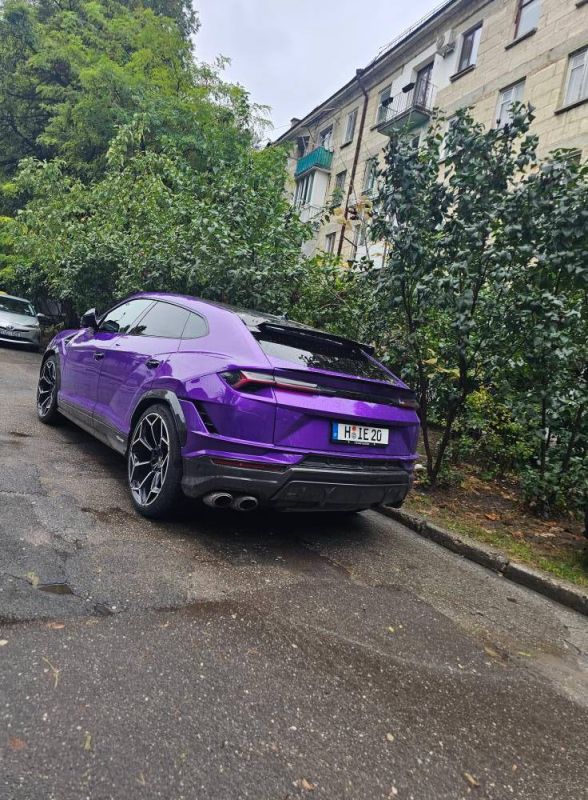 Авария на сотни тысяч евро: Lamborghini Urus попал в ДТП в Кишиневе Авария на сотни тысяч евро: Lamborghini Urus попал в ДТП в Кишиневе