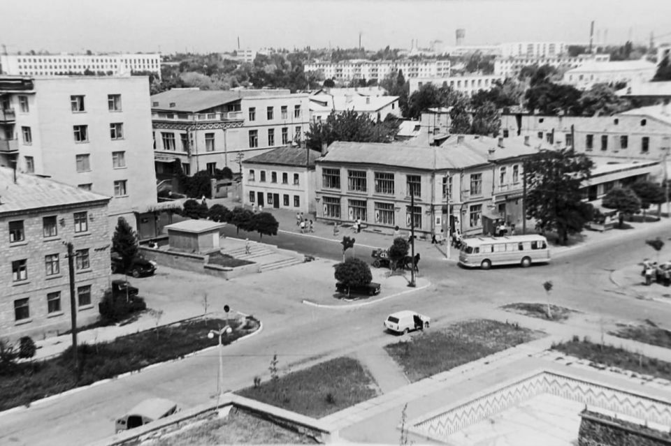 Вид на перекрёсток улиц Свердлова и Шевченко