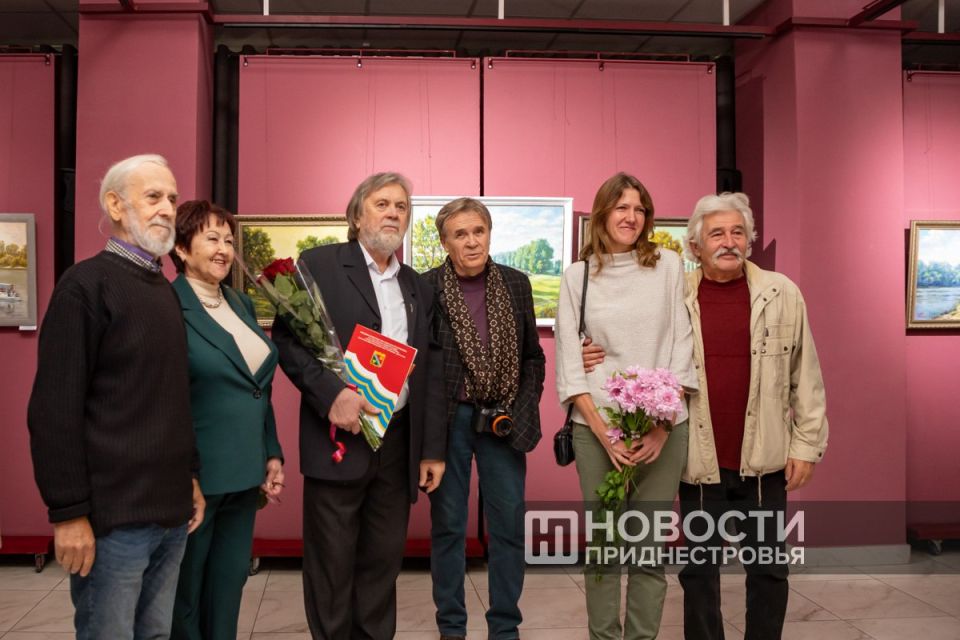 В столице открылась выставка «Тирасполь — город на Днестре» В столице открылась выставка «Тирасполь — город на Днестре»