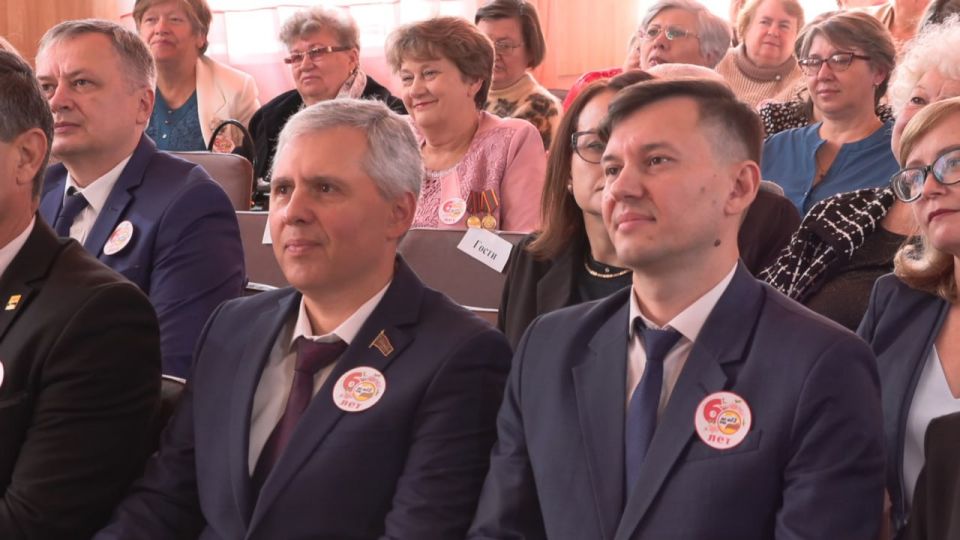 60-летие отпраздновала бендерская школа № 13, расположенная в микрорайоне Борисовка 60-летие отпраздновала бендерская школа № 13, расположенная в микрорайоне Борисовка