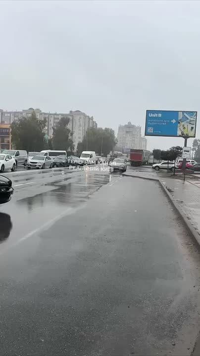 В Киеве на Софиевской. Борщаговке уже двое сутки