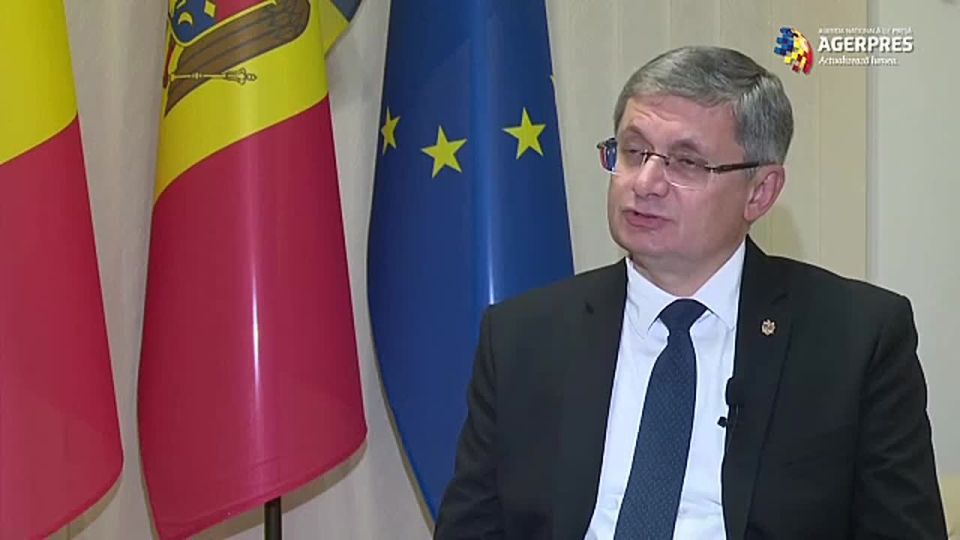 Спикер парламента Молдовы Игорь Гросу заявил, что Кишинёв готов оплатить самолёт для отправки 300-400 российских военных из Приднестровья в одном направлении