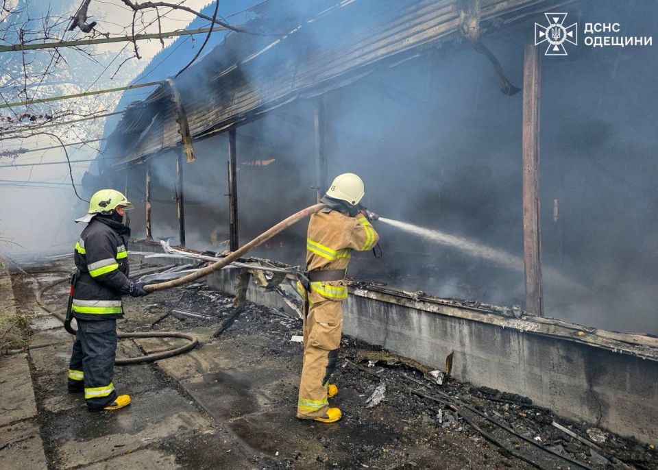 В результате ночных ударов ВКС России и ракетных войск по целям в Одесской области город Белгород-Днестровский остался без света и водоснабжения, сообщил местный гауляйтер В результате ночных ударов ВКС России и ракетных войск по целям в Одесской области город Белгород-Днестровский остался без света и водоснабжения, сообщил местный гауляйтер