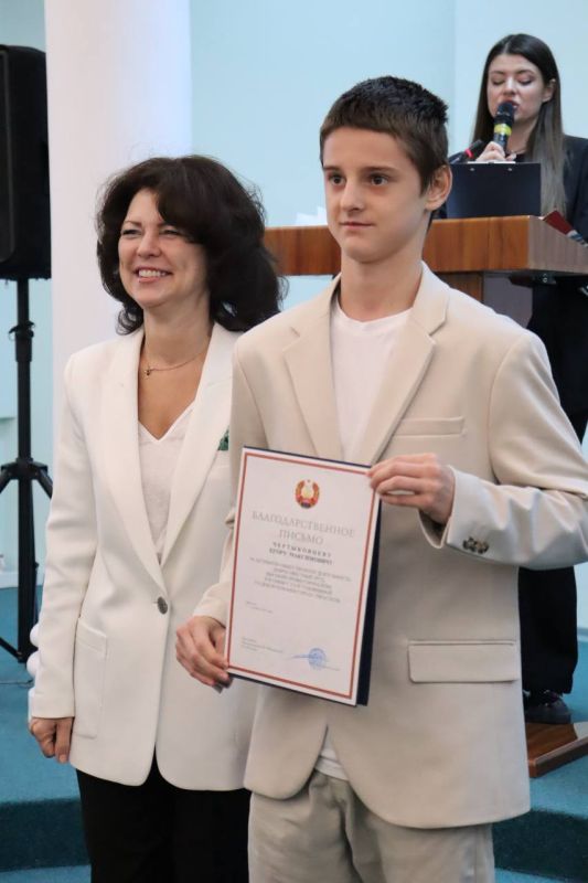 11 юных тираспольчан получили паспорта в преддверии Дня города 11 юных тираспольчан получили паспорта в преддверии Дня города