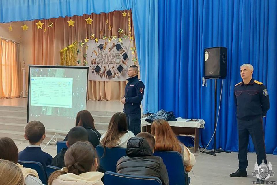 Рыбницкий ОВД: профилактическая лекция для школьников в рамках операции «Подросток» Рыбницкий ОВД: профилактическая лекция для школьников в рамках операции «Подросток»