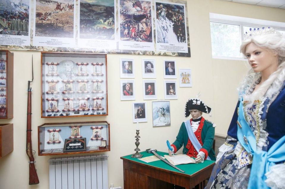 В Тирасполе открыли музей Суворова — Президент передал в дар саблю В Тирасполе открыли музей Суворова — Президент передал в дар саблю