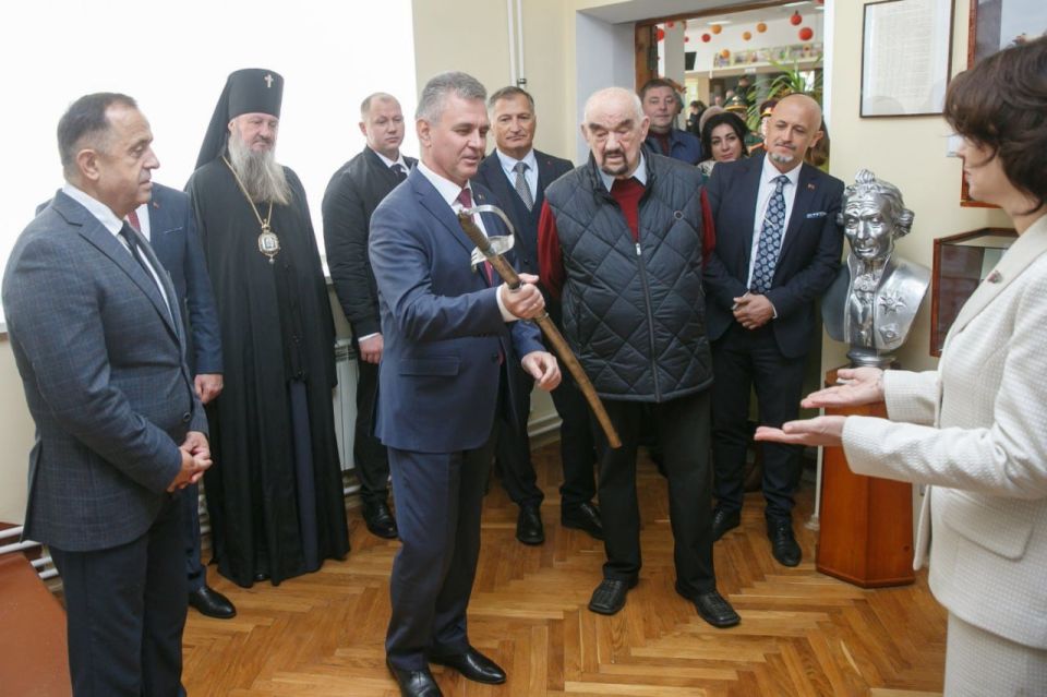 В столичном ДДЮТ открыли музей Суворова В столичном ДДЮТ открыли музей Суворова