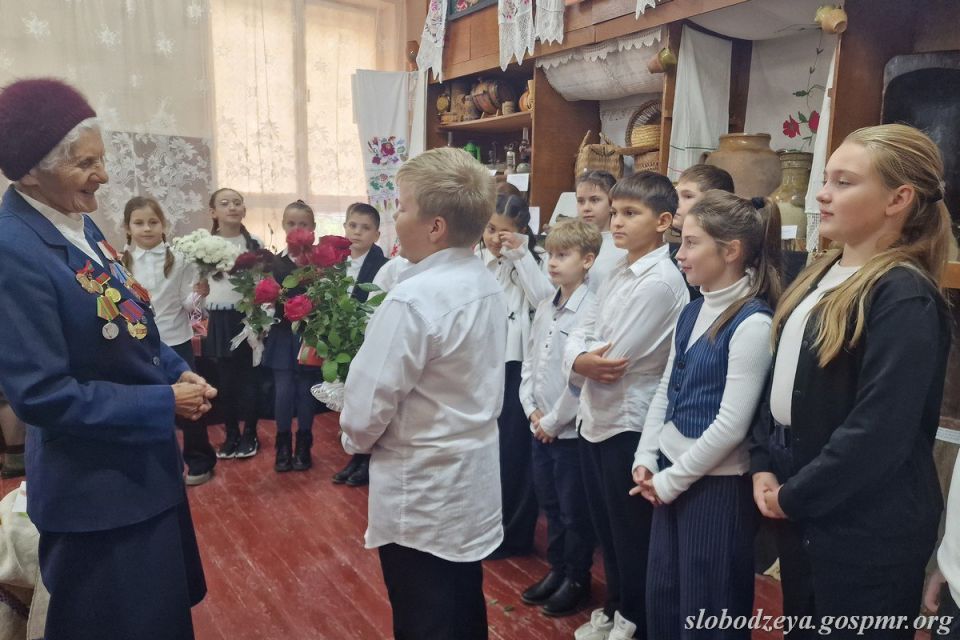 Открытый урок истории провели в музее села Карагаш Открытый урок истории провели в музее села Карагаш