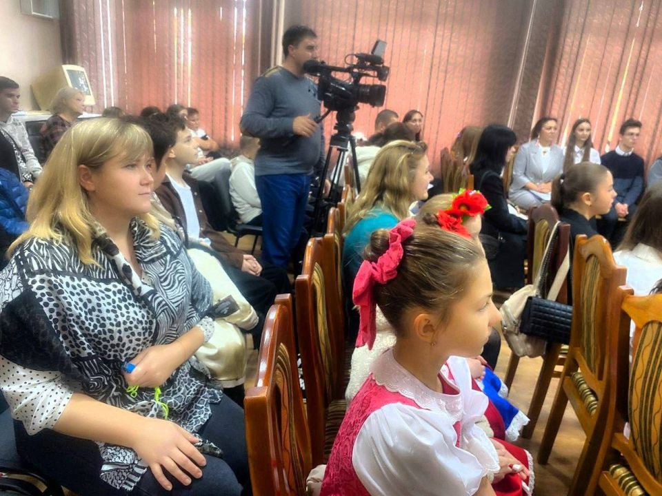 В ГУ «Приднестровская газета» прошло мероприятие, посвящённое Дню города Тирасполь, Году приднестровского народа и 35-летию Республики В ГУ «Приднестровская газета» прошло мероприятие, посвящённое Дню города Тирасполь, Году приднестровского народа и 35-летию Республики