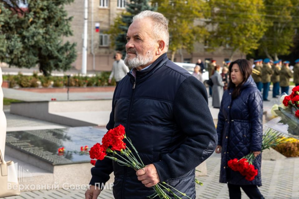 В день города на Мемориале Славы Тирасполя прошли официальные мероприятия В день города на Мемориале Славы Тирасполя прошли официальные мероприятия