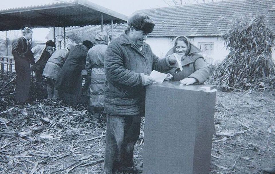 После провозглашения ПМР 2 сентября 1990 года II Чрезвычайный съезд народных депутатов всех уровней избрал Временный Верховный Совет (ВВС) – первый орган государственной власти молодой республики После провозглашения ПМР 2 сентября 1990 года II Чрезвычайный съезд народных депутатов всех уровней избрал Временный Верховный Совет (ВВС) – первый орган государственной власти молодой республики