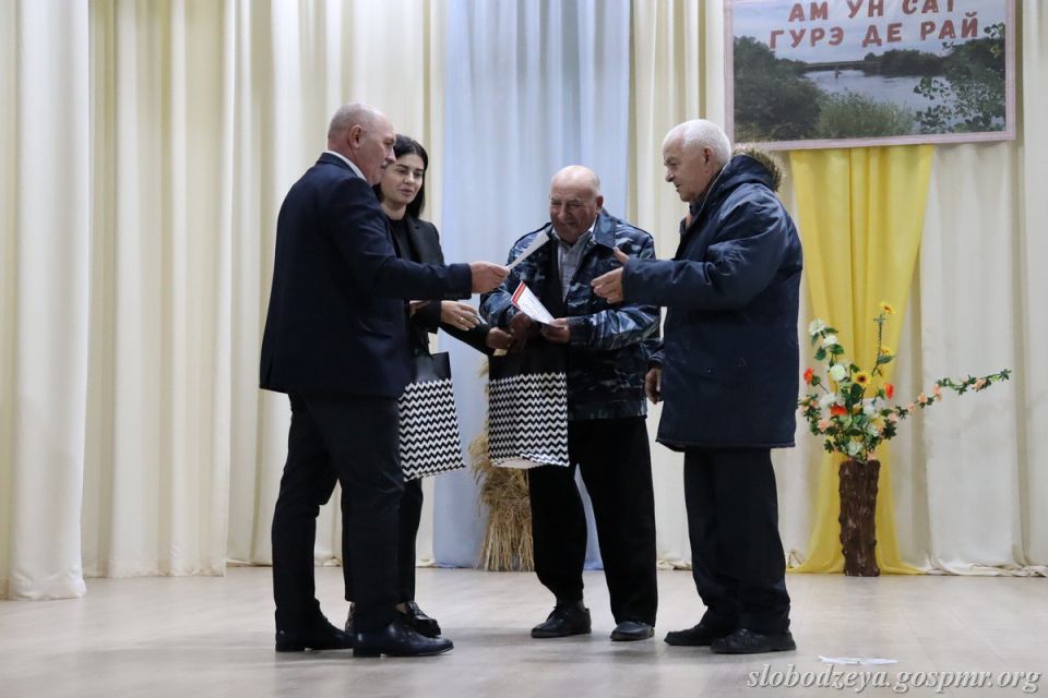 Коротное отметило Храмовый праздник и 100-летие сельского Совета Коротное отметило Храмовый праздник и 100-летие сельского Совета