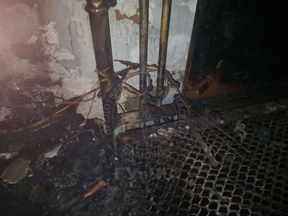 Хотел погреться и чуть не сжёг дом – пожар в Незавертайловке Хотел погреться и чуть не сжёг дом – пожар в Незавертайловке