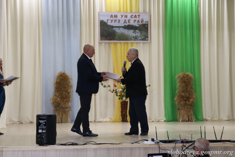 Коротное отметило Храмовый праздник и 100-летие сельского Совета Коротное отметило Храмовый праздник и 100-летие сельского Совета