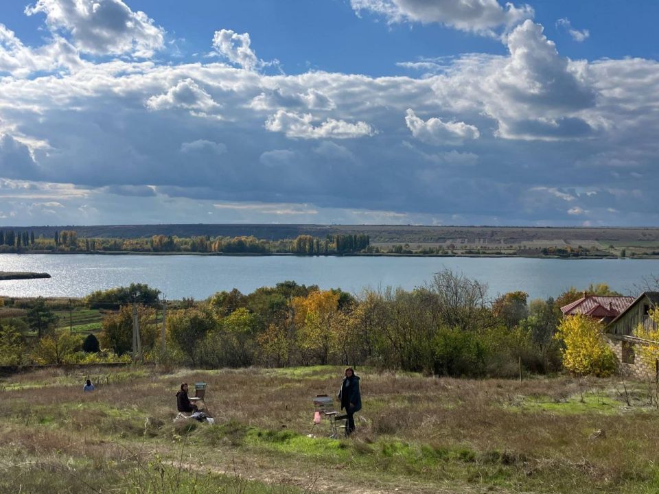В селе Гояны прошёл творческий пленэр преподавателей художественных школ В селе Гояны прошёл творческий пленэр преподавателей художественных школ