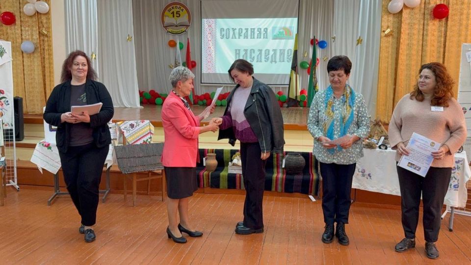 В Бендерской школе №15 открылся Музей культуры и быта приднестровского народа В Бендерской школе №15 открылся Музей культуры и быта приднестровского народа