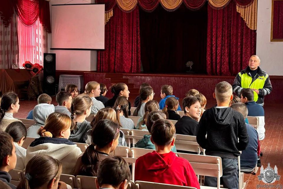 Юным пешеходам и велосипедистам о ПДД