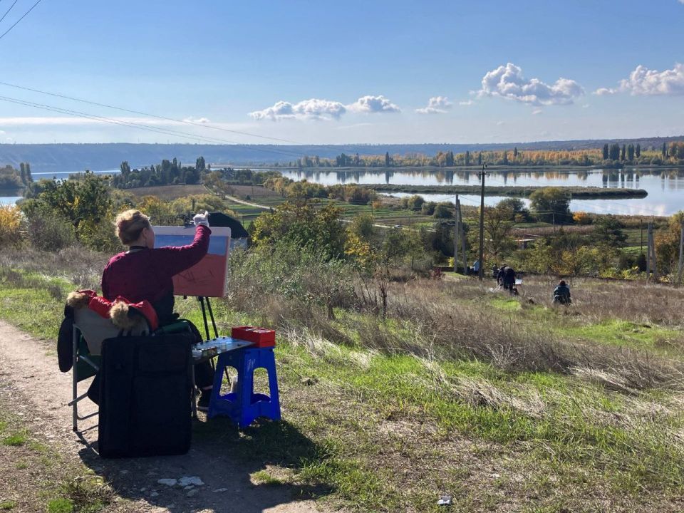 В селе Гояны прошёл творческий пленэр преподавателей художественных школ В селе Гояны прошёл творческий пленэр преподавателей художественных школ