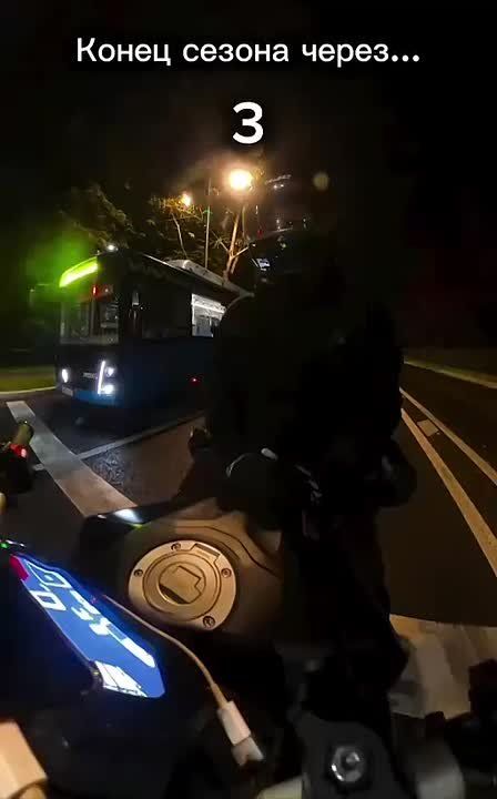 В Москве пьяный инструктор по вождению снёс мотоциклистов, стоявших на светофоре