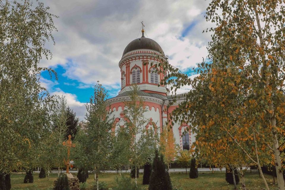 СУВОРОВЦЫ С ЭКСКУРСИЕЙ ПОСЕТИЛИ КИЦКАНСКИЙ МОНАСТЫРЬ